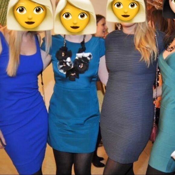 💜 Kate Spade Silk Flowers with Pearl Detail Statement Necklace - Picture 4 of 5